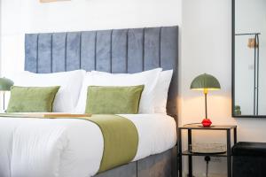 Apartment Sleeps 2 - Free Parking WiFi Garden