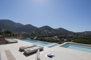 Luxurious Villa Poseidon - With Private Pool