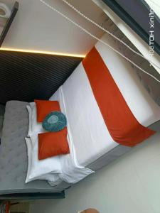 Ferminas Place Luxury Skyline Suite by Red Residences Makati