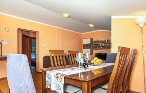 Cozy Apartment In Crikvenica With Wifi