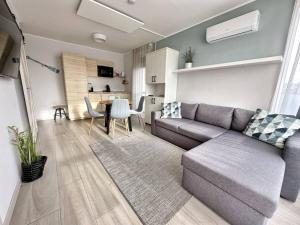 Marina Terrace Lounge