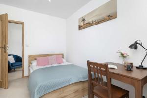 Przestronny Apartament z Miejscem Parkingowym w Katowicach by Noclegi Renters
