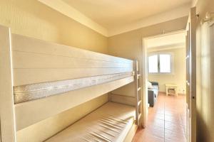 Studio with a terrace and a pool in Les Issambres
