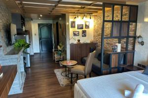 Crosswinds Nature View Suite
