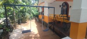 Kutralam Home Stay