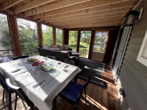 Private Beach Escape - Chalet Ferdinand