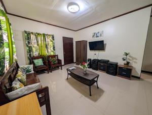 Private Panglao House Sleeps 15 Near Alona