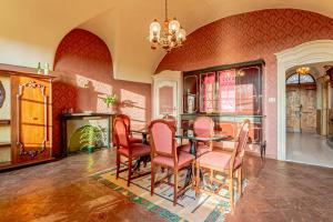Villa Piemonte - Simple & Historic Group accommodation