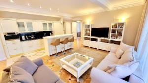 Aristo apartment