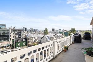 Central Penthouse with Private Eclipse Views