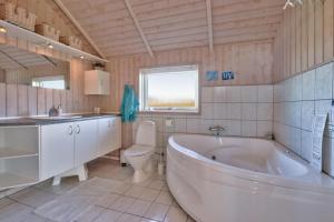 Dejligt Feriehus Med Panoramaudsigt Sj519