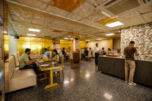 Lime Tree Hotel - Near Medanta Hospital