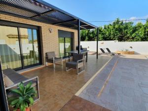 Casa Trébol, Villa con piscina cerca de la playa
