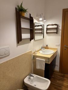 Alessandras Cozy Venice- Quiet Double Room & Private Bathroom with sharing kitchen
