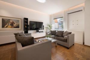 Signature Athenian Residence