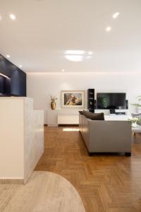 Signature Athenian Residence