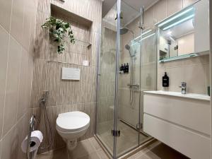 Cosher - Luxury Studio with Garden & Parking