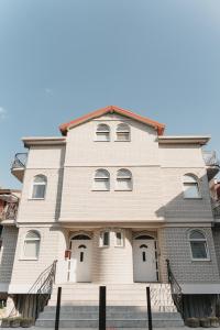 Villa Mira