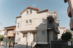 Villa Mira