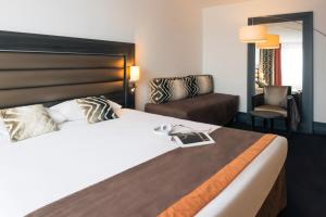 Hotels Mercure Lyon Centre - Gare Part Dieu : Chambre Supérieure avec Lit King-Size et Lit Simple - Non remboursable