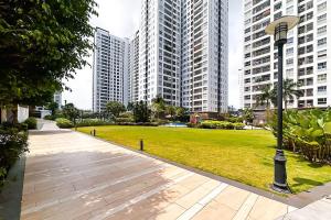 2415 Sunside Riverside Apartment Complex, Block B - Floor