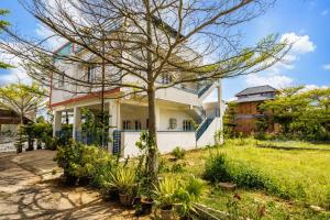 Denim House byRedOlive2BHKNandi HillsNr Airport