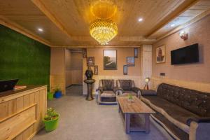 The Countryside Retreat I MICE I Vacations I Conference I Family Events I Open Air Terrace I Sky Bonfire I Kufri Shimla by Exotic Stays