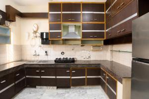 Mayfield Manor by RedOlive4BHK30min Airport