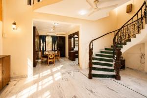 Mayfield Manor by RedOlive4BHK30min Airport