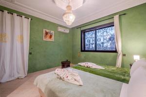 Villa with Pool and Steam Room 10 Minutes from City Center