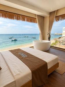 Sala Beach Villa Phú Quý