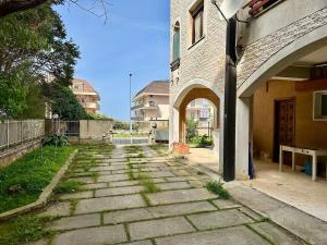 Apartment in a Villa with a Garden - Les Fleurs