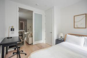 Blueground SoHo view nr Washington Square NYC-2235