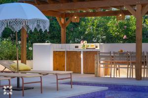 Villa Almasur by Abahana Villas