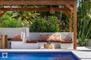 Villa Almasur by Abahana Villas