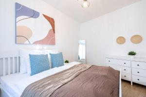 Central - Modern Comfort Retreat