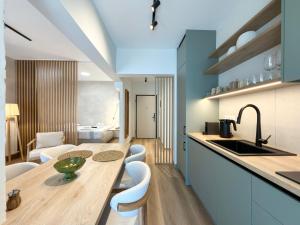 Luxury Downtown Apartment F2