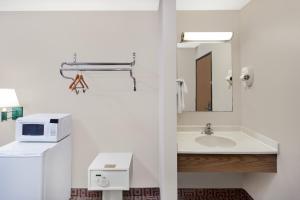 Queen Room with Two Queen Beds - Non-Smoking room in Super 8 by Wyndham Muscatine