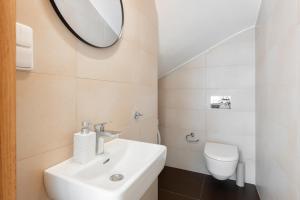 Peaceful Terraced Apartment with Free Parking by EasyBNB Premium