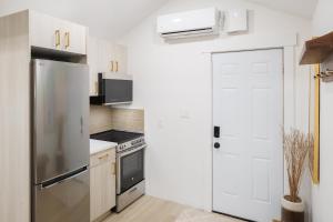 Luxury Studio Downtown with soaking tub