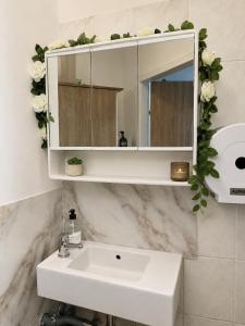 Modern Loft Studio with Private Kitchenette & Shower