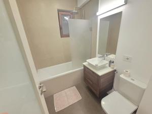 Modern 1BR apartment, FREE parking, Feroviarilor Park View