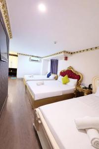 Crowne Bui Vien Walking Street Hotel