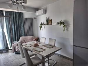 Amos Luxury Apartment Beach Resort Mamaia Nord