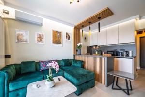 Riverfront Panorama - Emerald 2BR, Piata Unirii