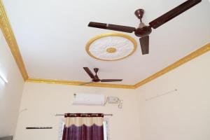 Arumugam inn