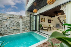 Rosie Private Wooden Villa