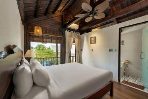 Rosie Private Wooden Villa