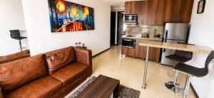 Laureles penthouse, jacuzzi-rooftop fun in the sun