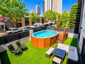 Casa con piscina y terraza junto Hotel Bali
